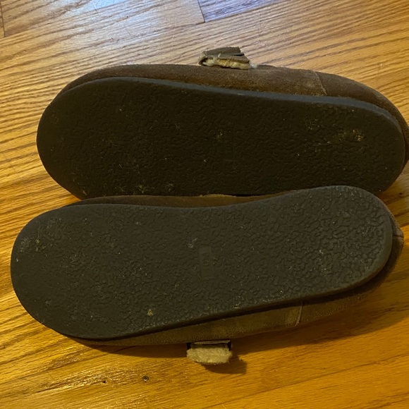 Cushionaire Brown Suede Slippers - Picture 5 of 5
